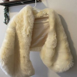 Faux fur off white shawl